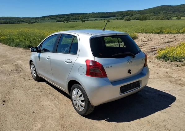 Toyota Yaris cena 15000 przebieg: 127000, rok produkcji 2008 z Legnica małe 326